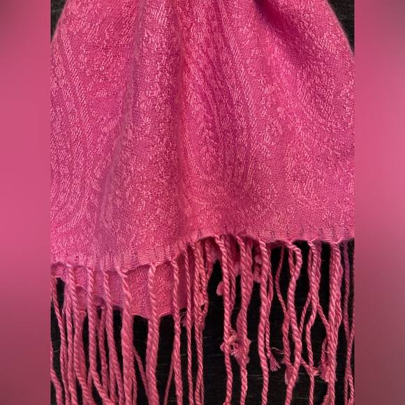 Hot Pink Pashmina Shawl Scarf Cashmere & wool blend. 70”x24” - Picture 4 of 6